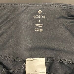 Abana Black Capri Leggings